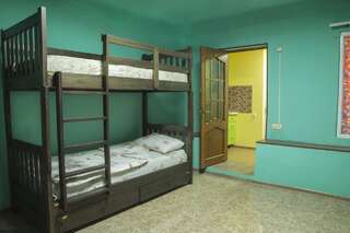 Хостелы Ara Hostel Ереван Спальное место на двухъярусной кровати в общем номере для мужчин-14